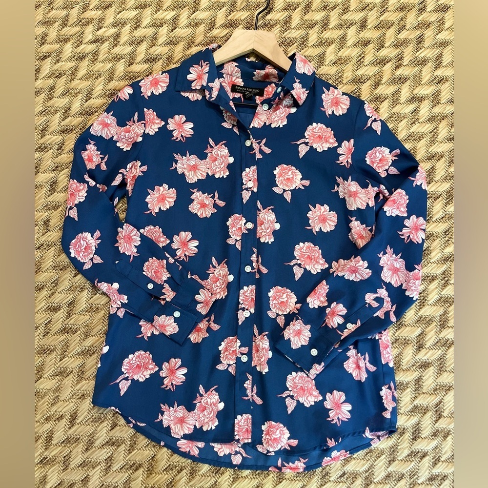 Banana Republic Button Down Shirt - Women's XS Extra Small Blue Pink - Floral